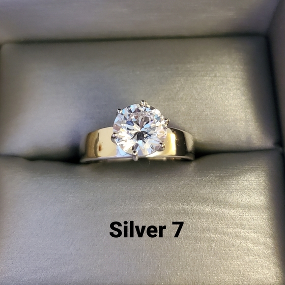 New Bella Luce Solitaire - Picture 2 of 4